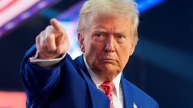 ترامب يهدد بضم كندا وقناة بنما وجزيرة جرينلاند!