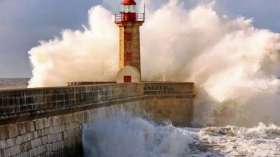 تنبيه: موجات خطيرة تضرب 10 سواحل جزائرية