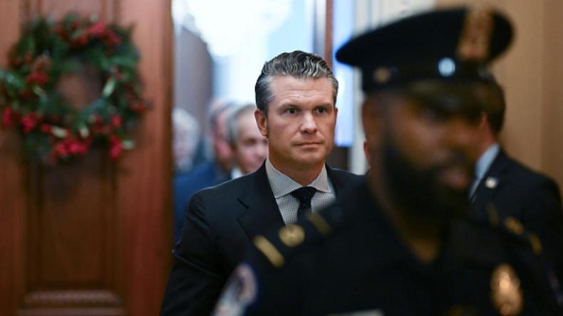 مجلس الشيوخ الأميركي يصادق على تعيين “بيت هيغسيث” وزيراً للدفاع