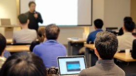 مسؤول في وزارة التجارة يوضح بخصوص مدارس تعليم اللغات