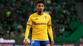 الدولي الجزائري غيتان يعود إلى نادي إستوريل البرتغالي