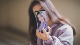 “الفيلتر”.. الجمال المزيف يكتسح شبكات التواصل