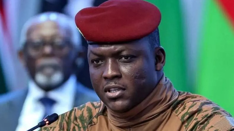 رئيس بوركينافاسو يُطالب بالغاء كل الاتفاقيات مع فرنسا