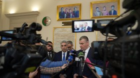 رئيس لجنة الشؤون الخارجية بمجلس الدوما الروسي في الجزائر (فيديو)