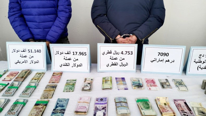 شرطة بلعباس: توقيف شبكة إجرامية مختصة في بيع العملة الصعبة بطريقة مخالفة للتشريع