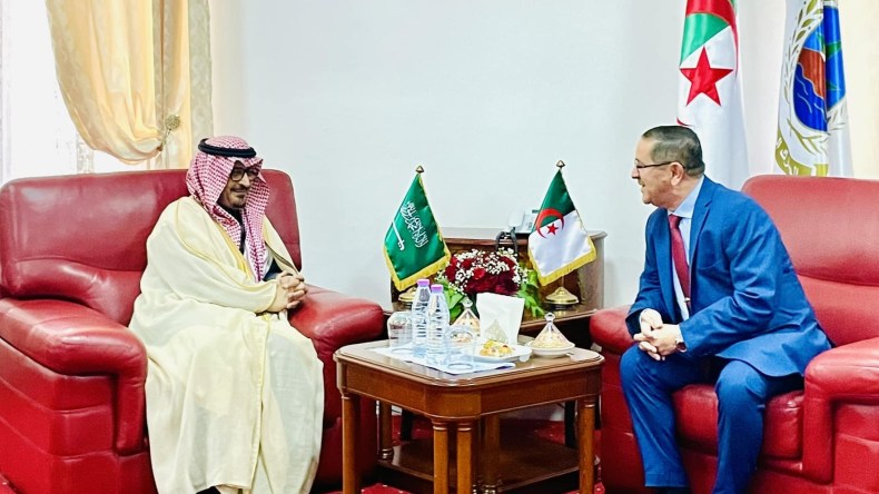 اللواء بخوش يلتقي السفير السعودي لبحث سبل التعاون بين البلدين