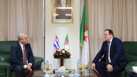 وزير الاتصال يستقبل سفير كوبا بالجزائر لتعزيز التعاون الإعلامي بين البلدين