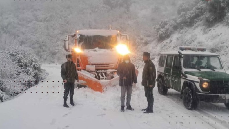 هذه قائمة الطرقات المقطوعة بسبب تراكم الثلوج