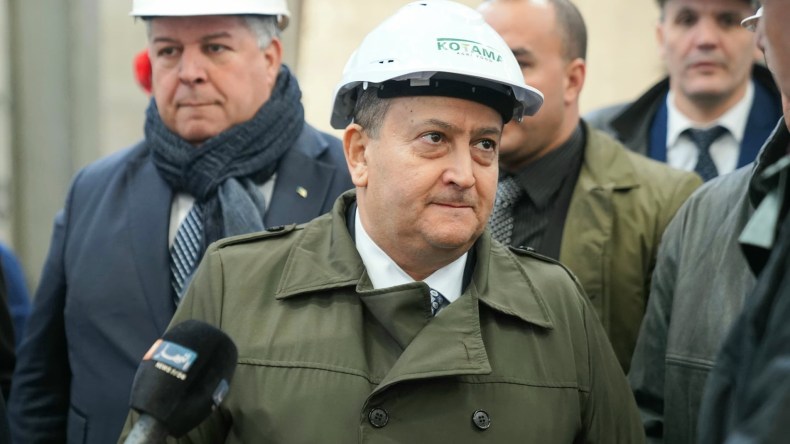 وزير الصناعة يُدشن وحدة إنتاج الأدوية المضادة للسرطان بالمنطقة الصناعية سيدي عبد الله