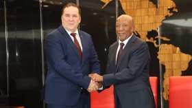 وزير الاتصال يُستقبل من قبل رئيس ناميبيا (فيديو)