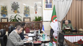 الفريق أول شنڨريحة يستقبل الأمين العام المساعد لحلف شمال الأطلسي