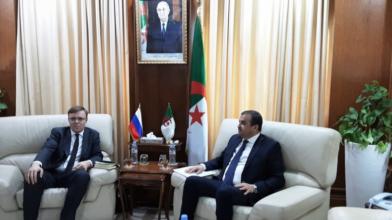 عرقاب يستقبل نائب وزير الطاقة الروسي لتعزيز التعاون الثنائي