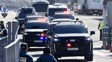 Une Première! Arrestation spectaculaire du président sud-coréen (vidéo)