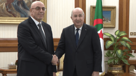 بالفيديو.. رئيس الجمهورية يستقبل عبد العالي حساني