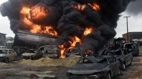 بالفيديو.. وفاة 70 شخصًا على الأقل في حادث انفجار شاحنة وقود بنيجيريا