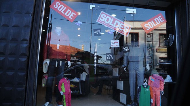 البيع بالتخفيض.. طُعم لإغواء الزبائن