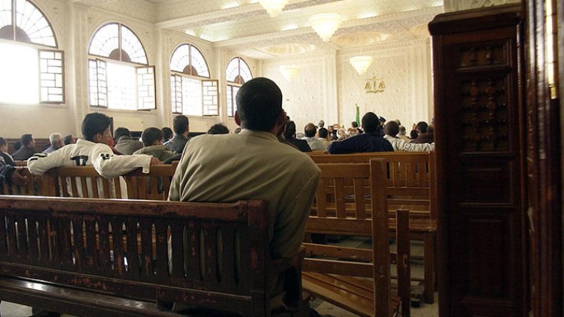 20 سنة سجنا لقاتل جاره بوهران و10 سنوات لشركائه