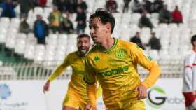 لاعب من الأواسط يُنقذ “الكناري” من فخّ بلوزداد