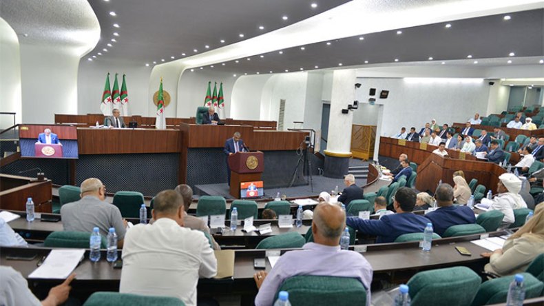 القانون الأساسي للنائب منتظر قريبًا في البرلمان