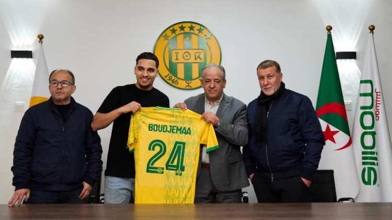 لاعب مغترب يُعزّز صفوف شبيبة القبائل