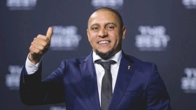 روبيرتو كارلوس تزوّج 7 نساء وأنجبن له 11 طفلا