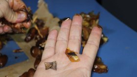 إحباط تهريب قطع ذهبية داخل حبات التمر بمطار قسنطينة