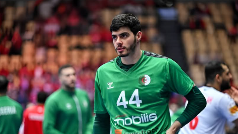 نجم المنتخب الجزائري لكرة اليد يعتزل اللعب دوليا لهذا السبب