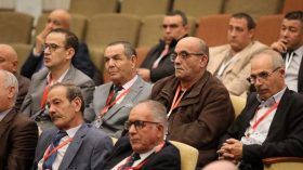 هل ينشر اتحاد الكرة الفرنسي لوائحَه بِاللّغة العربية؟