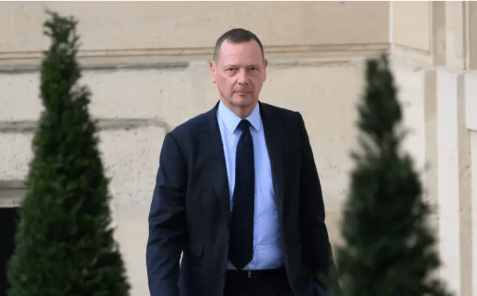 Un conseiller diplomatique de Macron jette l’éponge!