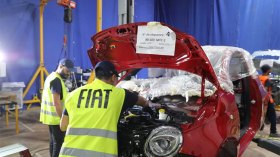 7 شركات مناولة جزائرية بمصنع “فيات” بوهران