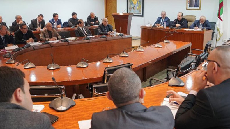 3 دفاتر شروط جديدة على طاولة وزير الصناعة