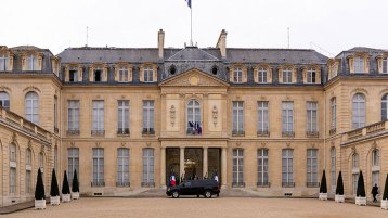 خلية فرانس أفريك ونهاية نصف قرن من فضائح الإليزي في إفريقيا (1)