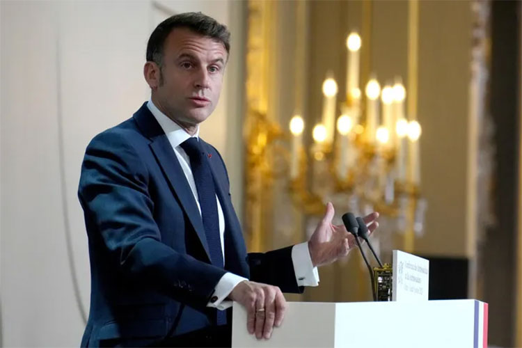 Consensus in France That A Minister Defeated the Head of State