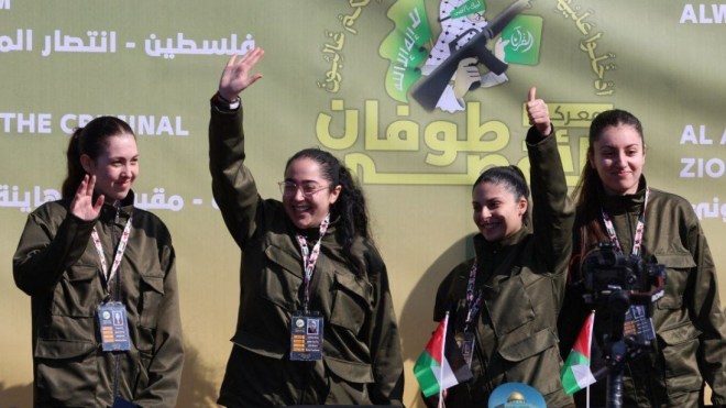 جدل متواصل بشأن المجندات الـ4.. تعلمن الطبخ والعربية وكنّ يعتنين بأطفال حماس! 