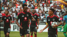 أورلاندو بيراتس يشعل المنافسة في مجموعة الأهلي وبلوزداد