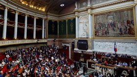 اليسار ينتصر للمتقاعدين الجزائريين