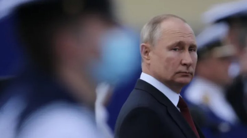 “إدارة بايدن حاولت اغتيال بوتين”.. تصريحات غير متوقعة لإعلامي أميركي شهير 