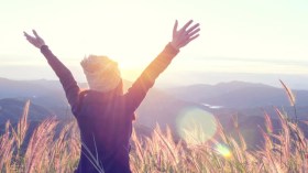 تعلّم 10 مبادئ نفسية لتحقيق راحة البال