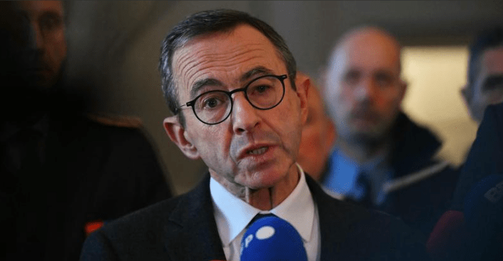 La justice française suspend l’expulsion de l’influenceur “Doualemn” vers l’Algérie, décidée par Retailleau