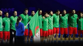 السلطات العمومية تدعو إلى الإسراع في عقد جمعية عامة انتخابية