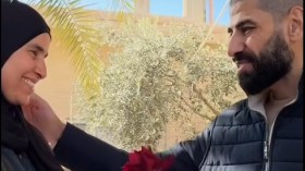 بالفيديو.. تفاصيل لقاء أسير محرّر بزوجته بعد فراق 20 عاما والوفاء بوعد قطعه