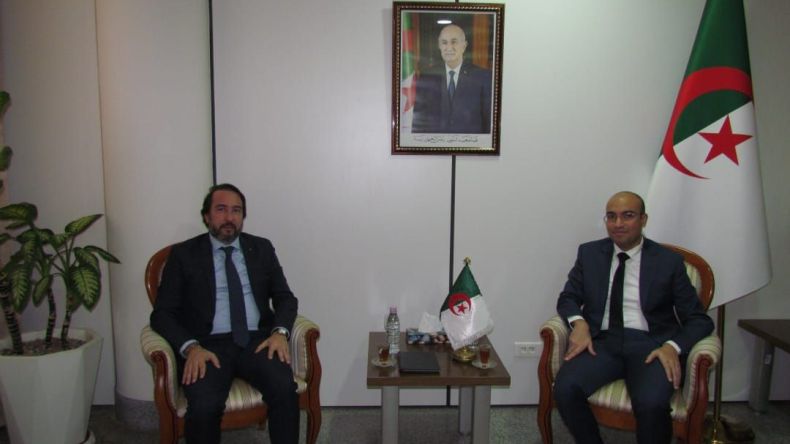 الخارجية تبحث سبل تشجيع أبناء الجالية على الإستثمار في الجزائر