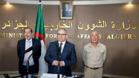 الجزائر تسلم الرعية الإسباني المحرر إلى سلطات بلاده