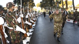 الفريق أول شنڤريحة يُنصب اللواء الطاهر عياد قائدا للحرس الجمهوري بالنيابة