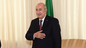 رئيس الجمهورية يهنئ القوات المسلحة والجيش الأبيض بمناسبة السنة الجديدة