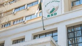 الأرندي: ماكرون أصبح “رهينة” بيد اليمين المتطرف واللوبيات الكولونيالية المعادية للجزائر