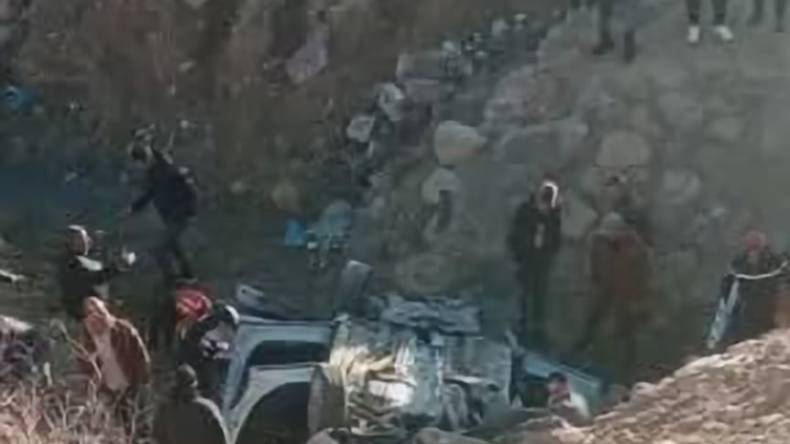 المدية: سقوط سيارة في منحدر يخلف وفاة شخصين وجرح 3 آخرين