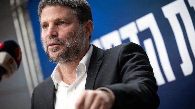 الصهيوني سموتريتش: سأسقط الحكومة إذا لم نعد للقتال في غزة