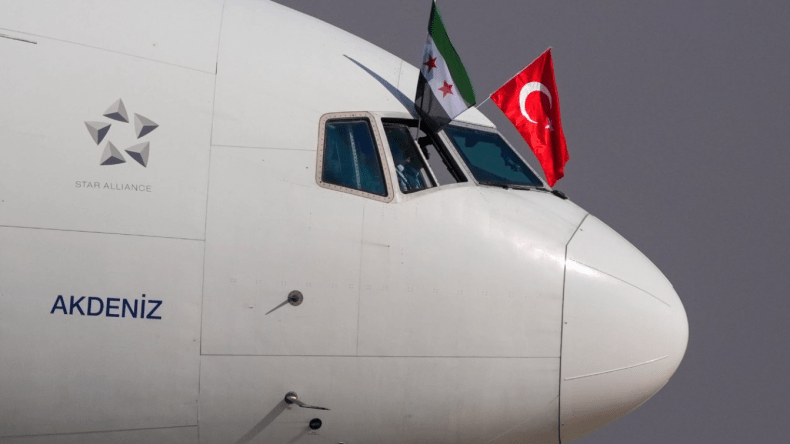 بعد توقف 13 عاما.. أول رحلة جوية من اسطنبول إلى دمشق