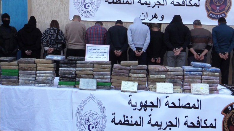 بالصور.. حجز كمية ضخمة من الكوكايين بوهران
